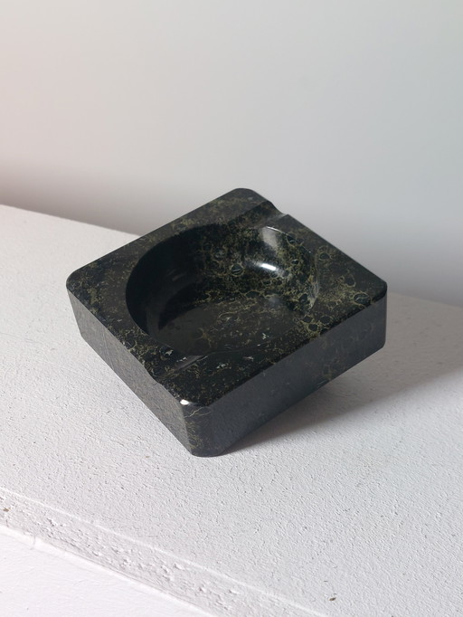 Elegante posacenere in marmo vintage nero fatto a mano