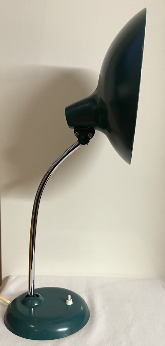 Verstellbare Schreibtischlampe Kaiser Idell Modell 6786 „Hexenhut“ Tischleuchte – Seegrün/Petrol (1950er) (photo 3 of 10)