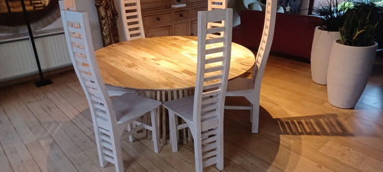 Image 1 of 6 Design-Stühle aus weiß geöltem Teakholz