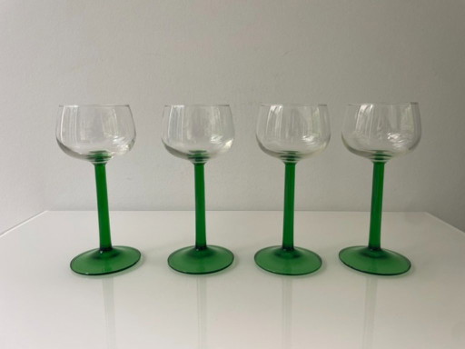 Set van 4 vintage Franse voetglazen met groene steel – retro glaswerk