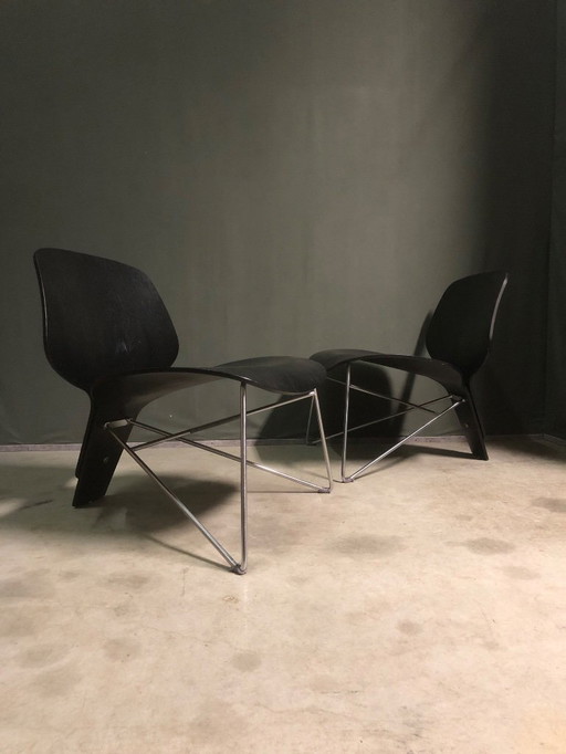 Paire de chaises longues en contreplaqué et métal, années 1980