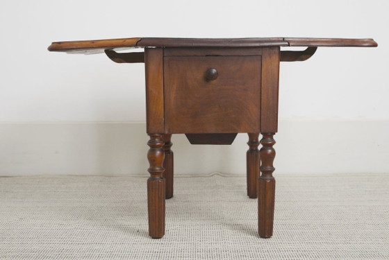 Antique French Pembroke Drop Leaf Table, Walnut Veneer Extendable End Table With Drawers, French Provincial (photo 9 of 41)