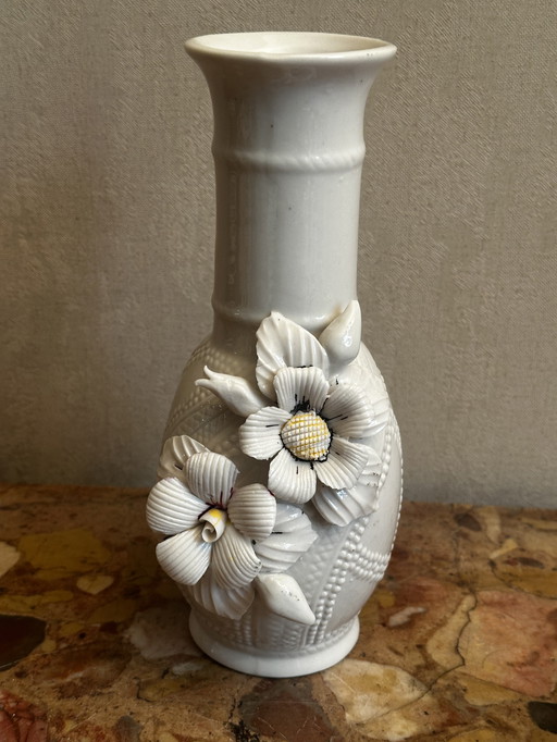 Vintage white ceramic and majolica vase H 21 cm