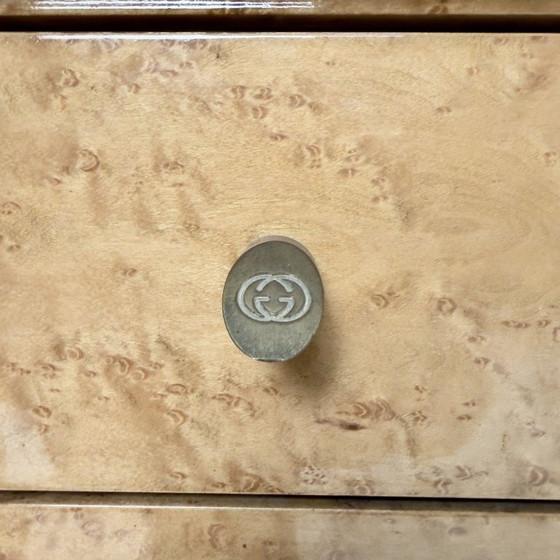 Image 1 of objet de collection représentant un présentoir de magasin Gucci