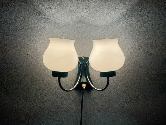 Image 1 of Applique murale vintage avec double abat-jour en verre - pleine de caractère et unique