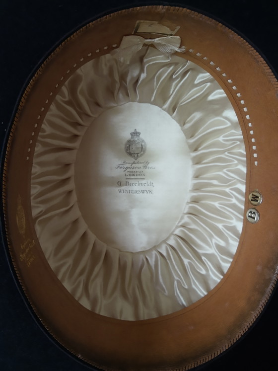 Image 1 of Chapeau melon ancien en feutre noir de Ferguson Bros Piccadilly, Londres, fait main entre le milieu et la fin du XIXe siècle.