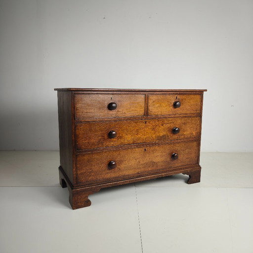 Victorian oak chest of drawers, circa 1860-1880.