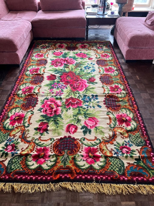 Alfombra kilim de rosas