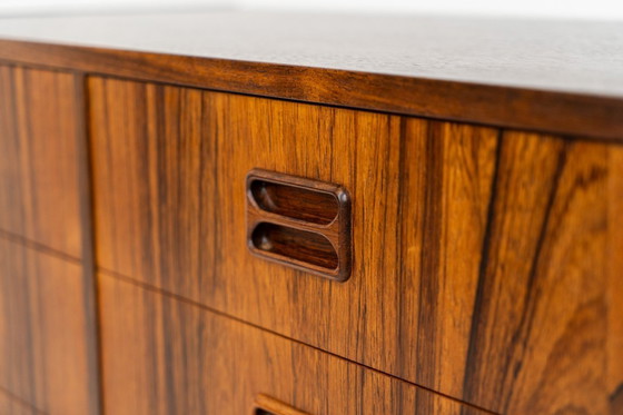 Image 1 of Cassettiera in palissandro di Niels J. Thorsø (Danimarca, anni '60).