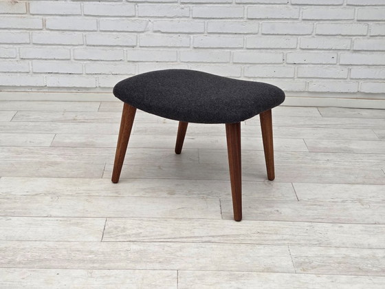 Image 1 of 1960er Jahre, dänischer „Teddy-Stuhl“ mit Hocker, neu gepolstert, Wolle, Teakholz.