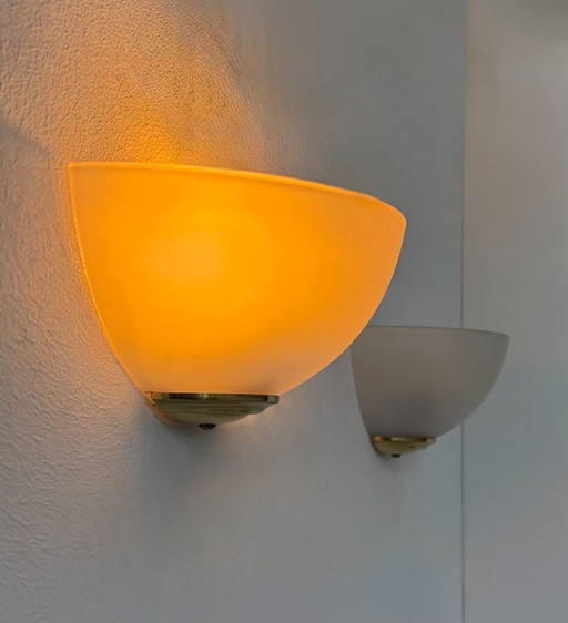 Coppia di applique vintage, vetro smerigliato e ottone, Francia, 1970