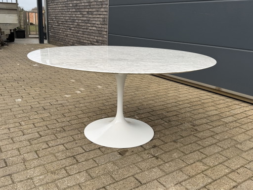 Originele ronde Knoll Tulip eettafel (152cm) Carrara marmer