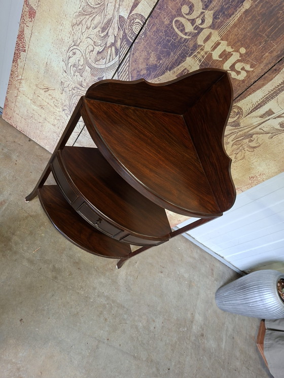 Image 1 of Tavolini angolari classici inglesi, tavolino portatelefono, tavolino laterale, dimensioni 40x40cm e altezza 96cm.