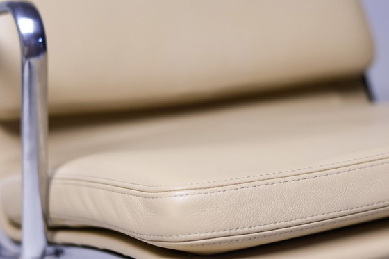 Image 1 of Eames Vitra EA 216, cuir beige double face, état quasi neuf