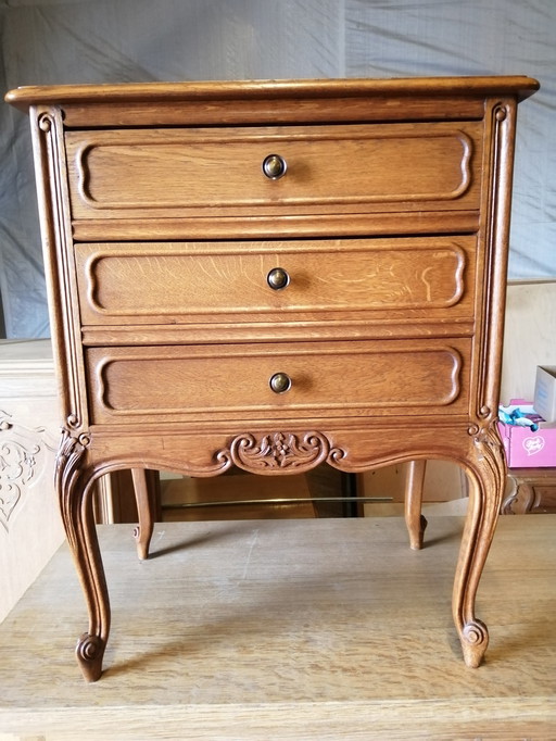 Vintage chest of drawers