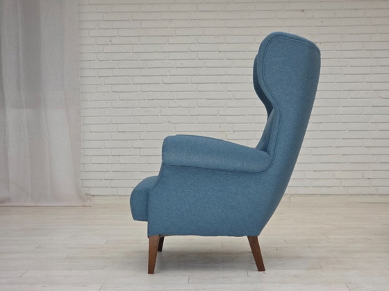 Image 1 of Años 60, diseño danés de Fritz Hansen, sillón retapizado con taburete, modelo 8023.