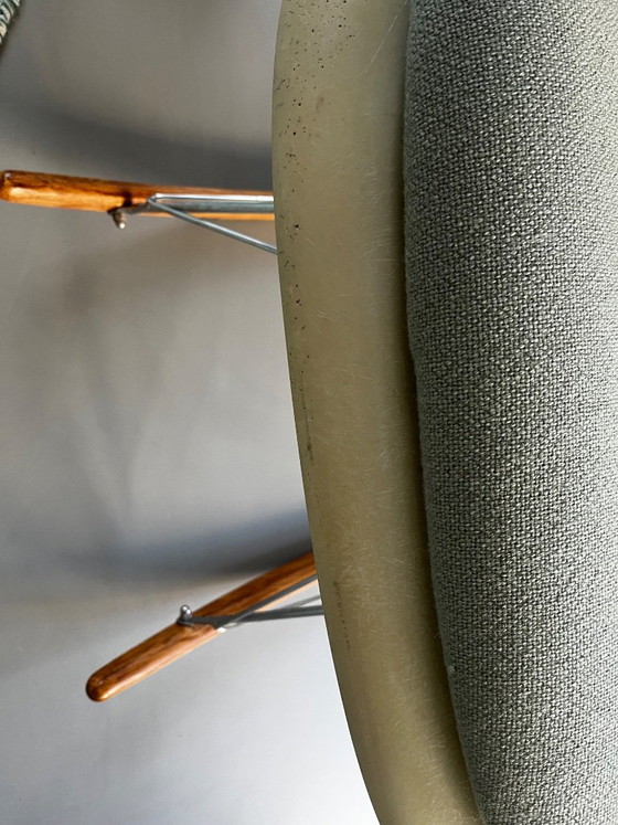 Vitra fiberglass rocking chair – Metal (photo 6 of 9)