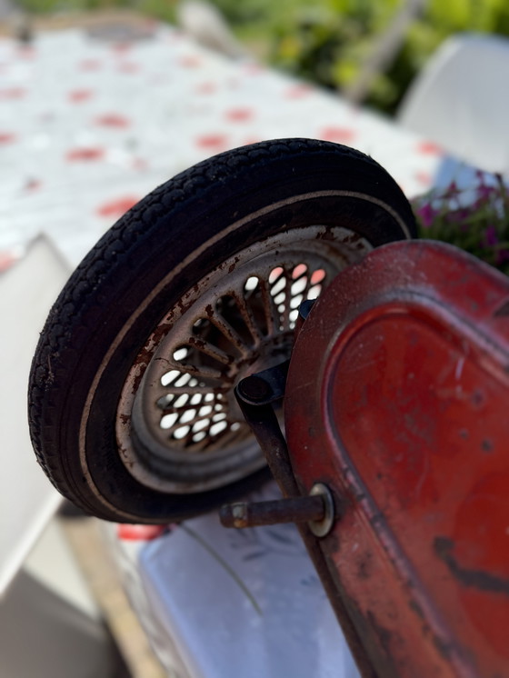 Image 1 of Lilliput pedal car 50/60's