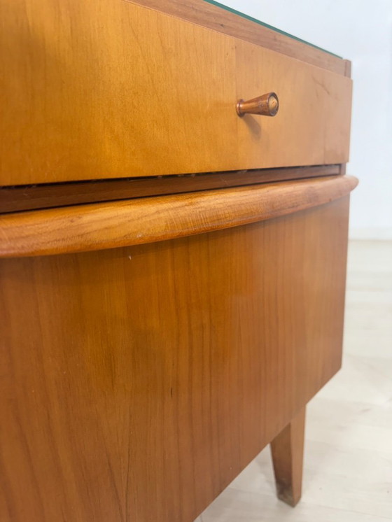 Image 1 of 2x Zeer mooie vintage nachtkastjes, bijzettafels, nachtkastjes Hellerau