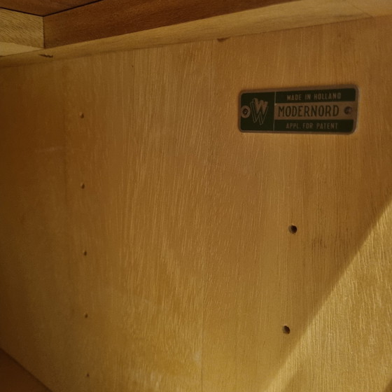 Image 1 of Credenza Fristho di William Watting, in noce e ottone, anni '50.