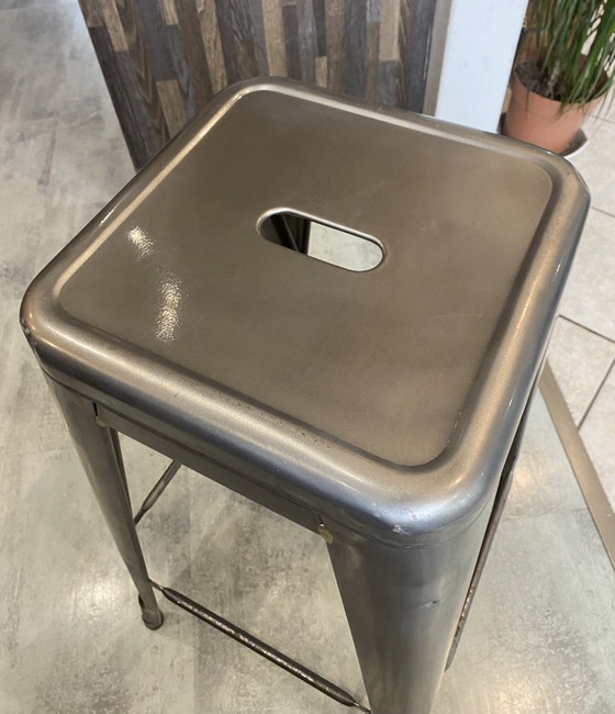 Image 1 of Taburete alto industrial Tolix H75 apilable de metal barnizado original.