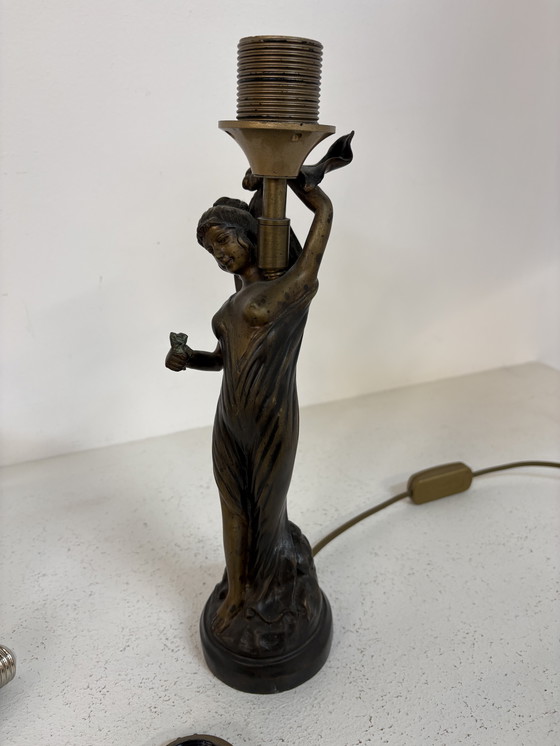 Image 1 of Bronzen tafellamp dame