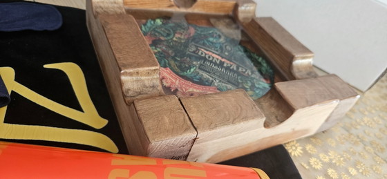 Image 1 of Handgefertigter Aschenbecher aus Eichenholz mit Epoxidharz – Individueller Zigarrenaschenbecher – Das perfekte Geschenk für die 