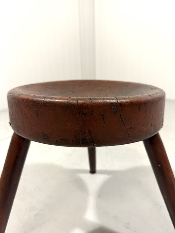 Image 1 of Antiek rustiek houten driepootkrukje 1900’s