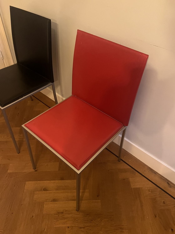 Image 1 of Ensemble de 2 chaises de salle à manger design en cuir rouge et noir