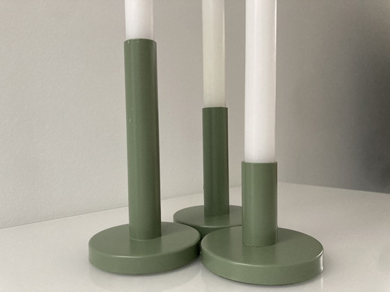 Image 1 of Set Van Drie Moderne Olijfgroene Kandelaars