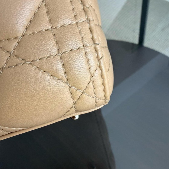 Image 1 of DIOR LADY MEDIUM - PELLE DI AGNELLO CANNAGE BEIGE MARRONE CINTURINO CON FINITURE ORO