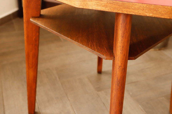 Image 1 of Tavolino con piano rosso