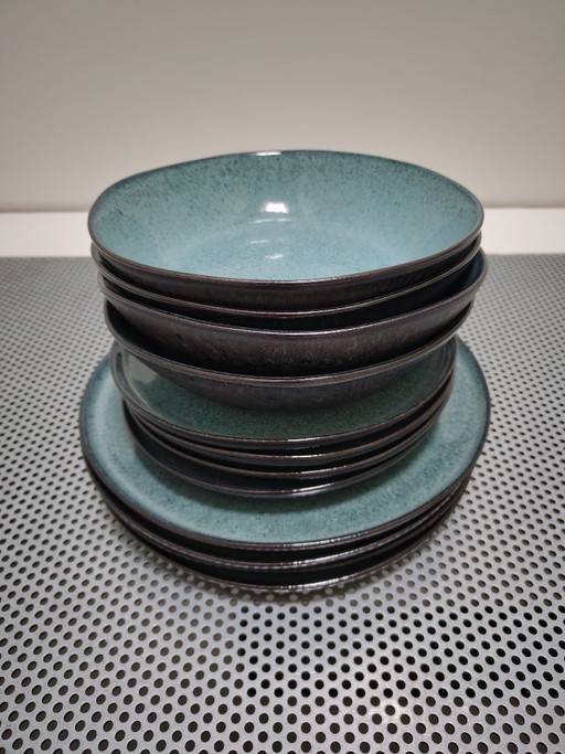 Service de table 12 pièces en faïence bleue