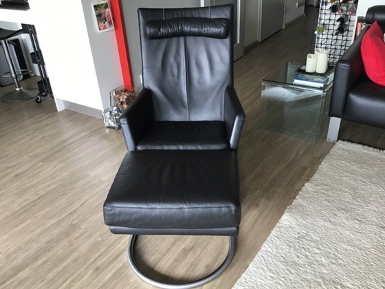 Image 1 of Modèle original « Madonna » avec repose-pieds et coussin.