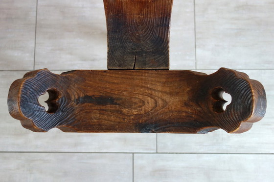 Image 1 of Brutalistischer Dreibeinstuhl aus geschnitztem Holz, Frankreich