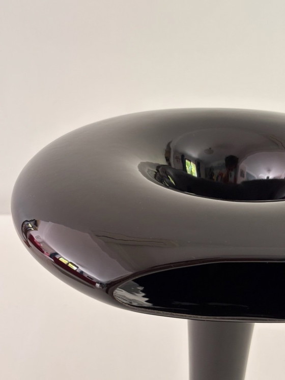 Image 1 of Marc Newson Sci-Fi vaas voor Cor Unum, 1993, zwart geglazuurd keramiek, gesigneerd, zeldzaam
