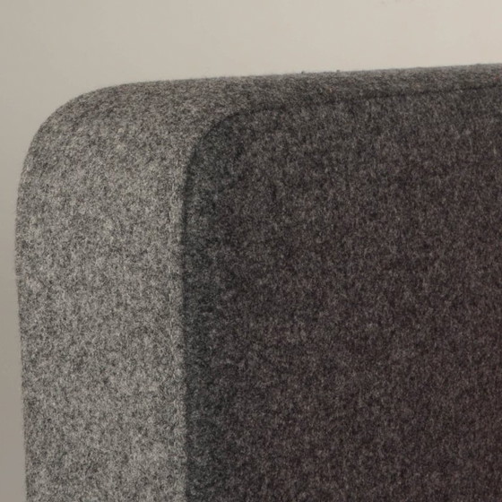 1x Ahrend Earchair / Grey/Red / 144x78x75 cm – Armchairs, Textile, Wool (photo 5 of 5)