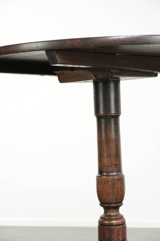 Luxurious antique 18th-century English tilttop/ side table with beautiful colors – Wood (photo 8 of 10)