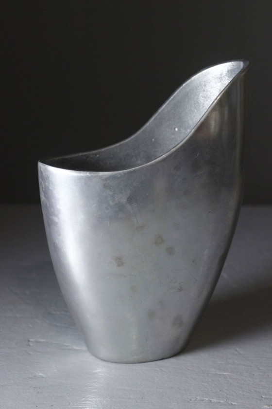 Anna Efverlund & Ikea - Brutalist Vintage Cast Aluminum Vase 1990s – Cast Iron (photo 2 of 7)