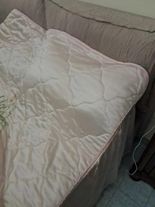 Copriletto in raso vintage