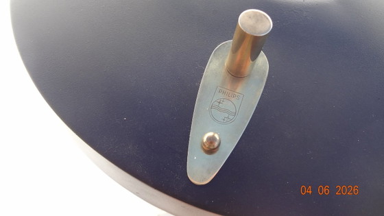 Black and golden metal table lamp, Philips Diplomat, Plastic, Mid Century Modern (photo 6 of 9)