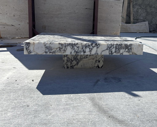 Mesa de centro de mármol calacatta