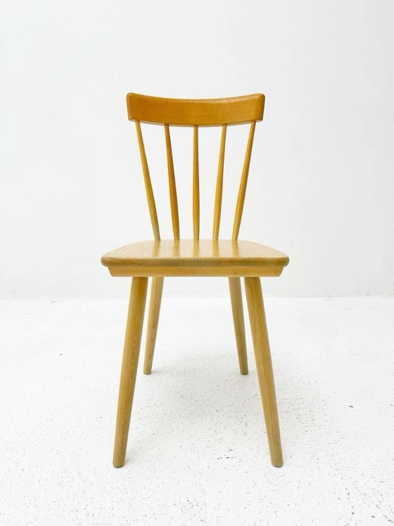 Image 1 of Set di 4 sedie a fuso dal design intramontabile di Victoria Furniture.