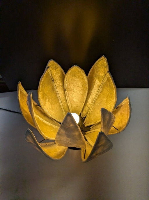 Lotus lamp