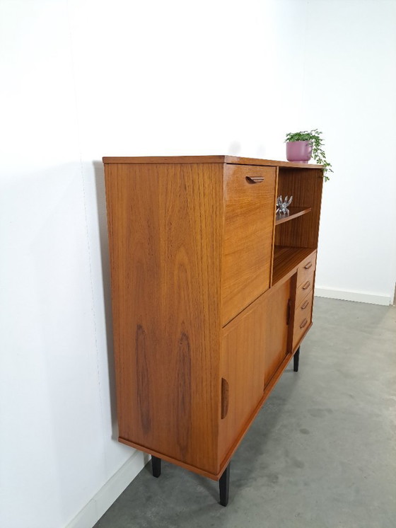 Image 1 of Armario de pared de teca con cajones, barra y patas negras