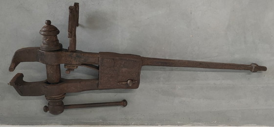 Antique industrial decorative long-tail vice, Decorative Objects, Metal, Brown, Vintage (photo 2 of 12)