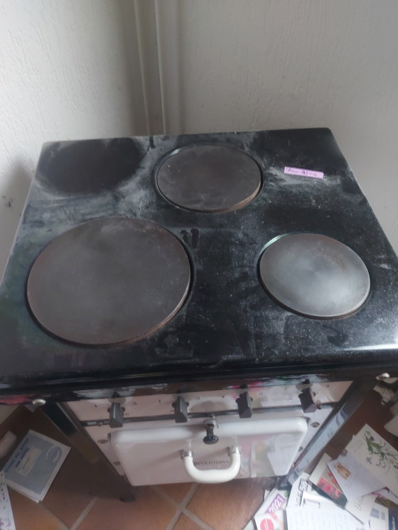 Image 1 of Electric stove