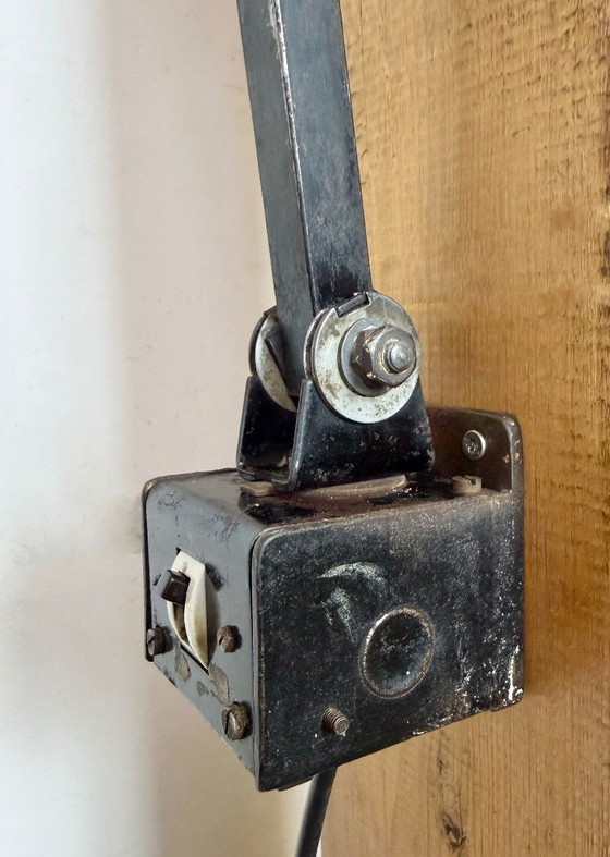 Image 1 of Industriële, zwarte, verstelbare wandlamp van Memlite, jaren 60.