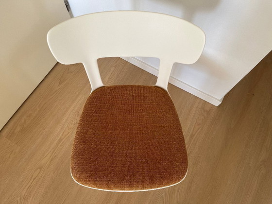 Image 1 of 4x Infiniti Canova chairs (RAL9001, green/orange)