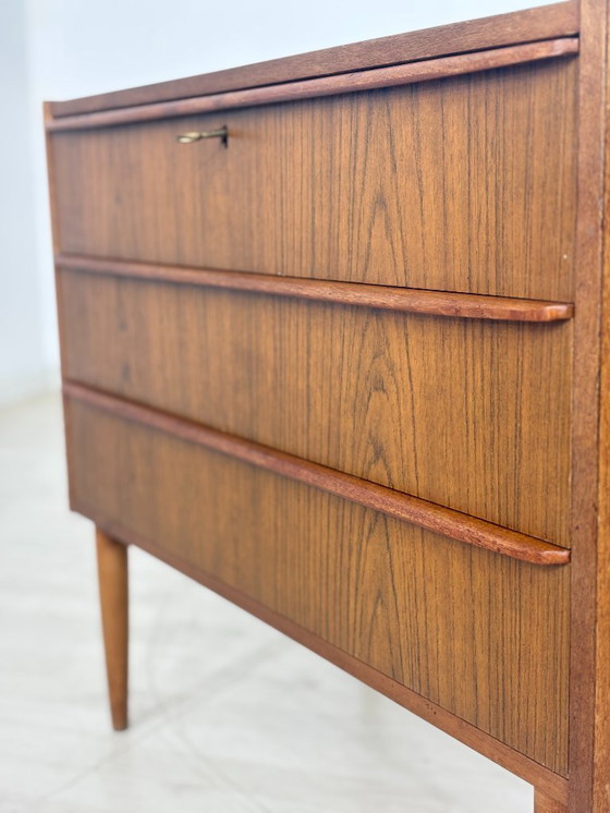 Image 1 of Commode style années 50 / Meuble en teck / Lavabo vintage / Meuble de salon